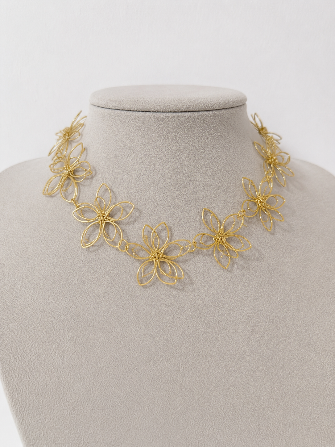CHOCKER JAZMÍN