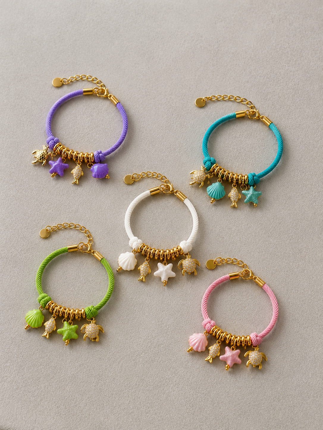 PULSERA CON CHARMS MARINOS DE CERÁMICA