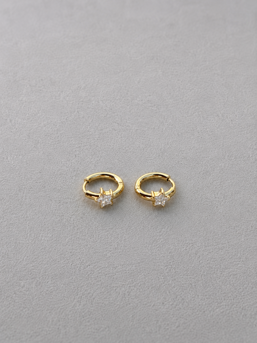 PENDIENTES AROS CON ESTRELLA